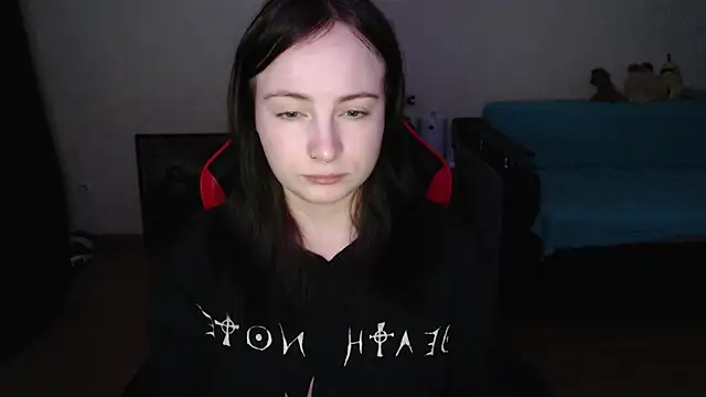 Snapshot of Laralianna chatting on 13, 12, 2025 Laralianna online show from 13, 12, 2025