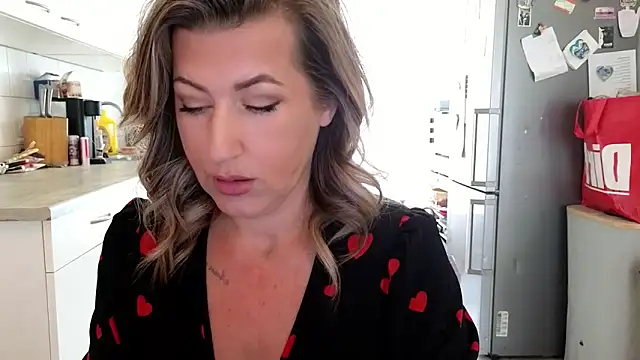 TessToy online show from 9, 4, 2026