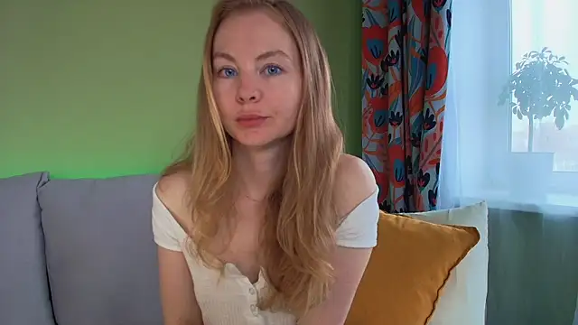 Cuddle Cat online show from 12, 4, 2026