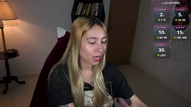 Saucy Jenn online show from 9, 11, 2025