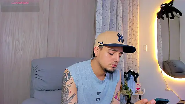 Snapshot of alejandro_calderon1 chatting on 22, 10, 2025 alejandro calderon1 online show from 22, 10, 2025