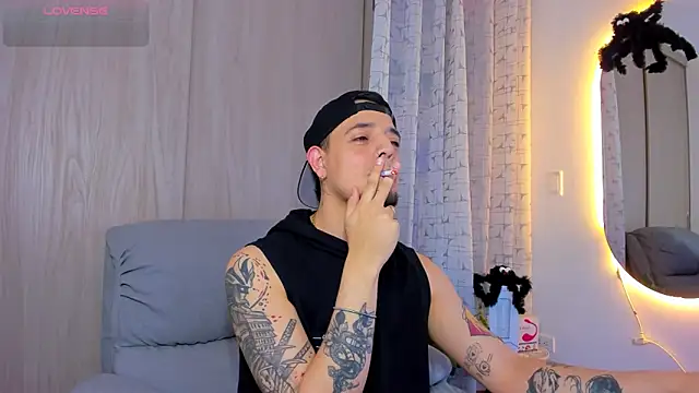 Snapshot of alejandro_calderon1 chatting on 22, 10, 2025 alejandro calderon1 online show from 22, 10, 2025