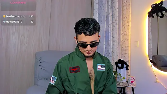 Snapshot of alejandro_calderon1 chatting on 31, 10, 2025 alejandro calderon1 online show from 31, 10, 2025