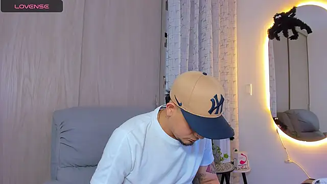 Snapshot of alejandro_calderon1 chatting on 3, 11, 2025 alejandro calderon1 online show from 3, 11, 2025