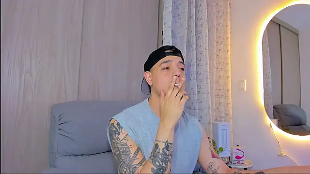 Snapshot of alejandro_calderon1 chatting on 4, 11, 2025 alejandro calderon1 online show from 4, 11, 2025