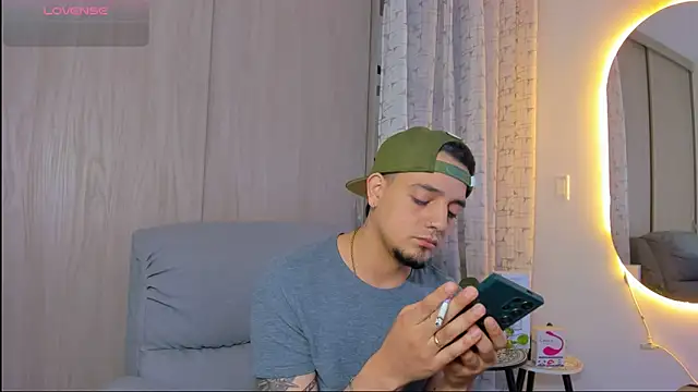 Snapshot of alejandro_calderon1 chatting on 7, 11, 2025 alejandro calderon1 online show from 7, 11, 2025