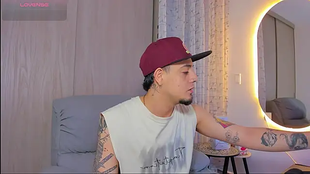 Snapshot of alejandro_calderon1 chatting on 20, 11, 2025 alejandro calderon1 online show from 20, 11, 2025