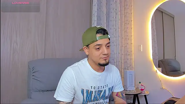 Snapshot of alejandro_calderon1 chatting on 22, 11, 2025 alejandro calderon1 online show from 22, 11, 2025