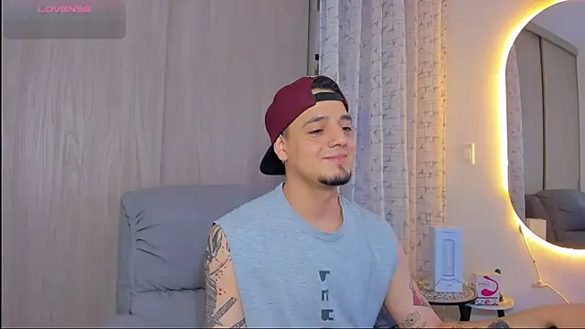 Snapshot of alejandro_calderon1 chatting on 25, 11, 2025 alejandro calderon1 online show from 25, 11, 2025