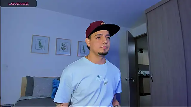 Snapshot of alejandro_calderon1 chatting on 27, 11, 2025 alejandro calderon1 online show from 27, 11, 2025