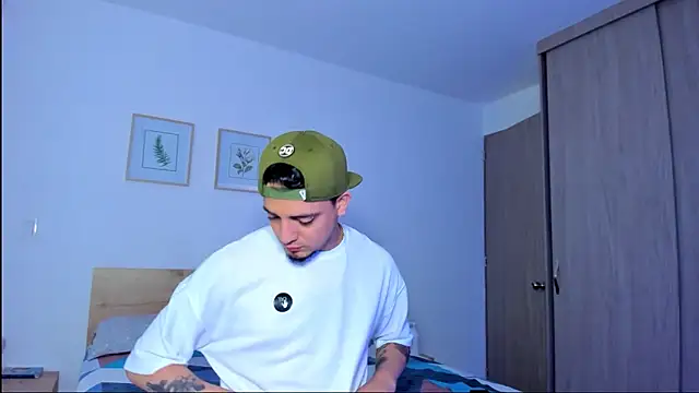 Snapshot of alejandro_calderon1 chatting on 29, 11, 2025 alejandro calderon1 online show from 29, 11, 2025