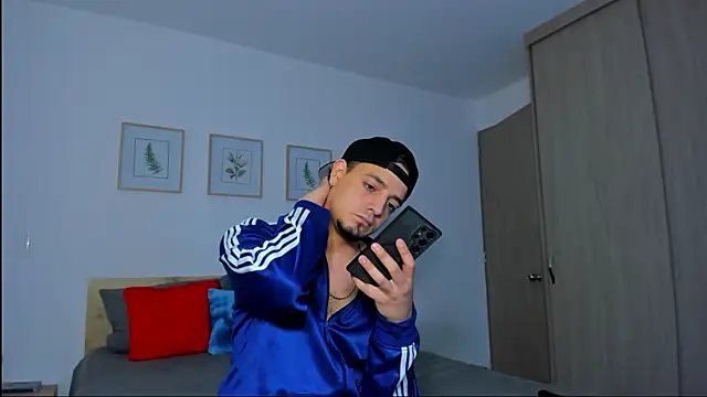 Snapshot of alejandro_calderon1 chatting on 2, 12, 2025 alejandro calderon1 online show from 2, 12, 2025