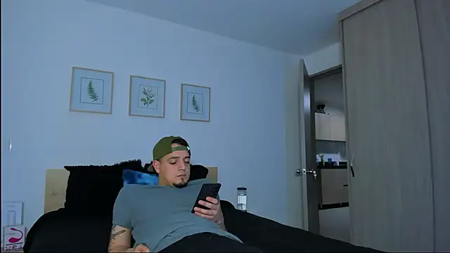 Snapshot of alejandro_calderon1 chatting on 14, 12, 2025 alejandro calderon1 online show from 14, 12, 2025