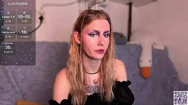 Chanel Gill online show from 26, 10, 2025