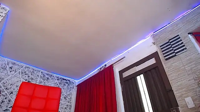 Snapshot of hornytsblonde chatting on 19, 10, 2025 hornytsblonde online show from 19, 10, 2025