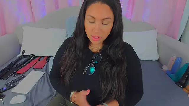 MeghanXO online show from 11, 2, 2025