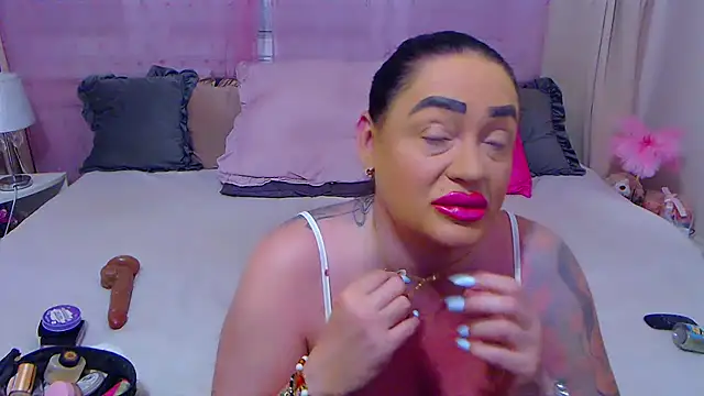 Snapshot of BustyVicky chatting on 2, 10, 2025 BustyVicky online show from 2, 10, 2025