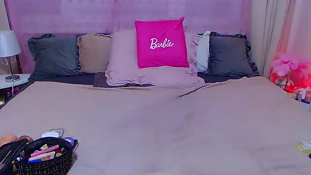 Snapshot of BustyVicky chatting on 17, 10, 2025 BustyVicky online show from 17, 10, 2025