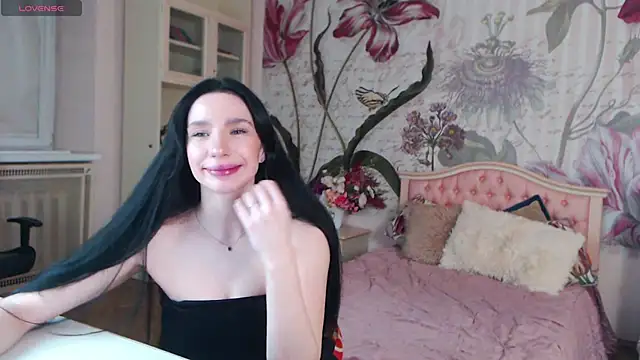 Snapshot of AliciaBow chatting on 19, 11, 2025 AliciaBow online show from 19, 11, 2025