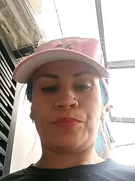 Snapshot of shelby_kutter chatting on 5, 3, 2025 shelby kutter online show from 5, 3, 2025