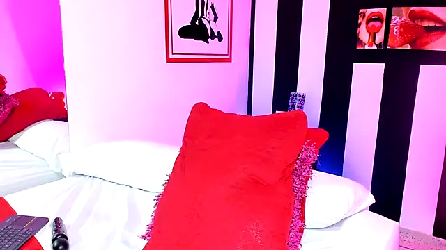 Snapshot of YeminaLeman chatting on 1, 2, 2025 YeminaLeman online show from 1, 2, 2025