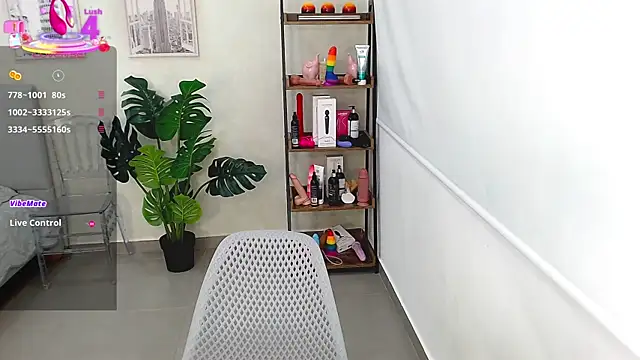 Sassy--Girl online show from 13, 3, 2025