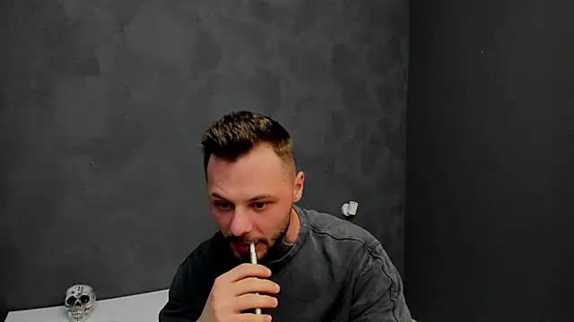 Snapshot of BrianHunts chatting on 3, 2, 2025 BrianHunts online show from 3, 2, 2025