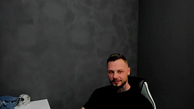 Snapshot of BrianHunts chatting on 11, 2, 2025 BrianHunts online show from 11, 2, 2025