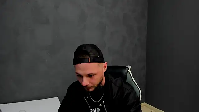 Snapshot of BrianHunts chatting on 12, 3, 2025 BrianHunts online show from 12, 3, 2025