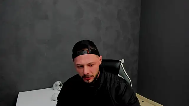 Snapshot of BrianHunts chatting on 19, 3, 2025 BrianHunts online show from 19, 3, 2025