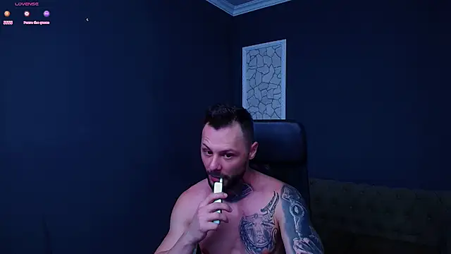 Snapshot of BrianHunts chatting on 9, 10, 2025 BrianHunts online show from 9, 10, 2025