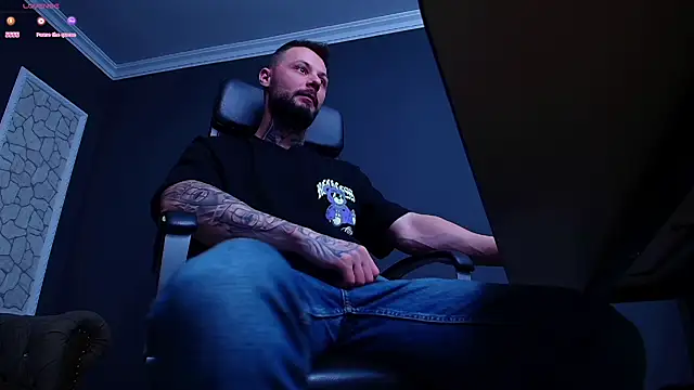 Snapshot of BrianHunts chatting on 11, 10, 2025 BrianHunts online show from 11, 10, 2025