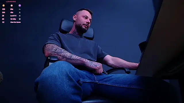 Snapshot of BrianHunts chatting on 2, 11, 2025 BrianHunts online show from 2, 11, 2025