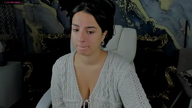 Daphne Moss online show from 14, 12, 2024