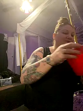 Snapshot of SexyZannaRose chatting on 11, 10, 2025 SexyZannaRose online show from 11, 10, 2025