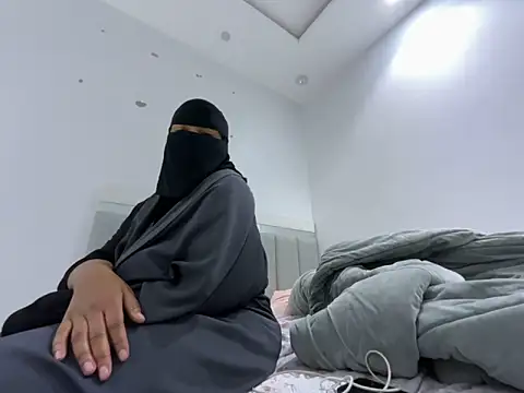 Snapshot of Submissive_Arab chatting on 27, 12, 2024 Submissive Arab online show from 27, 12, 2024