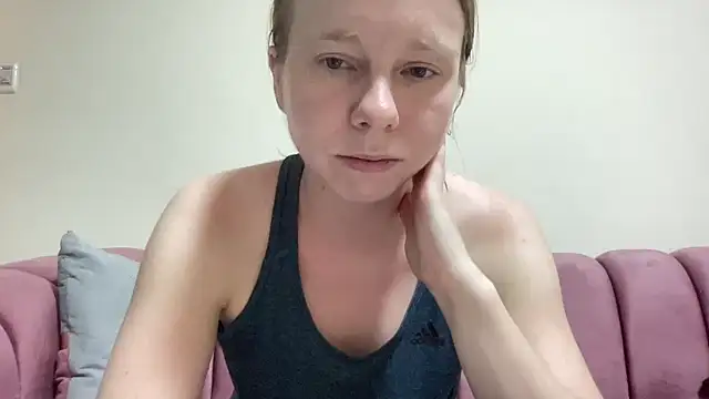 Snapshot of SweetLucy96 chatting on 1, 10, 2025 SweetLucy96 online show from 1, 10, 2025