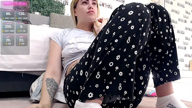 Snapshot of sweetdaiana23 chatting on 21, 3, 2025 sweetdaiana23 online show from 21, 3, 2025