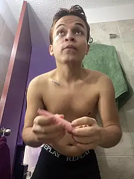 Snapshot of Leon_Wild chatting on 27, 3, 2026 Leon Wild online show from 27, 3, 2026