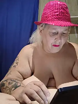 Snapshot of DavisDesires chatting on 16, 6, 2026 DavisDesires online show from 16, 6, 2026
