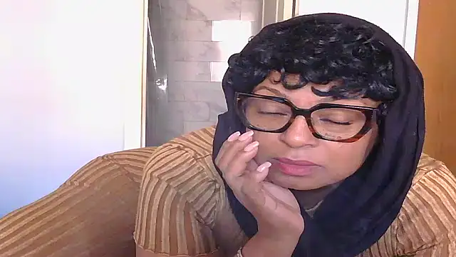 MSweetLindaParks online show from 3, 10, 2025