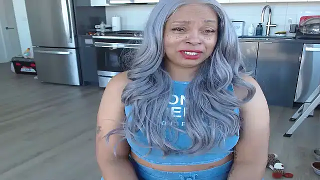 Snapshot of MSweetLindaParks chatting on 26, 4, 2026 MSweetLindaParks online show from 26, 4, 2026