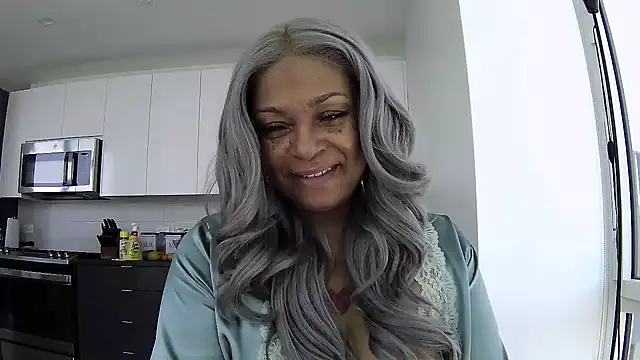 Snapshot of MSweetLindaParks chatting on 19, 5, 2026 MSweetLindaParks online show from 19, 5, 2026