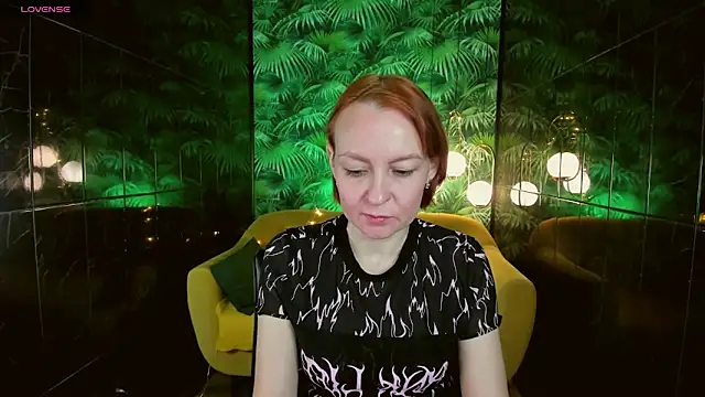 Snapshot of NikaGentle chatting on 6, 1, 2025 NikaGentle online show from 6, 1, 2025