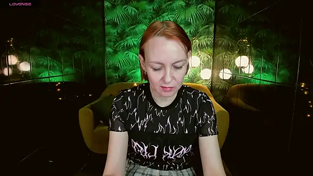 Snapshot of NikaGentle chatting on 6, 1, 2025 NikaGentle online show from 6, 1, 2025