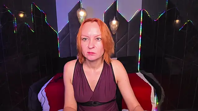 Snapshot of NikaGentle chatting on 6, 10, 2025 NikaGentle online show from 6, 10, 2025