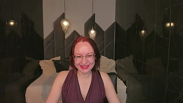 Snapshot of NikaGentle chatting on 3, 11, 2025 NikaGentle online show from 3, 11, 2025