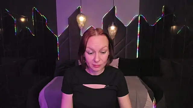 Snapshot of NikaGentle chatting on 23, 11, 2025 NikaGentle online show from 23, 11, 2025