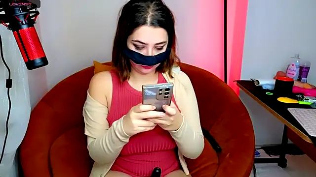  L0VE ME online show from 17, 1, 2025