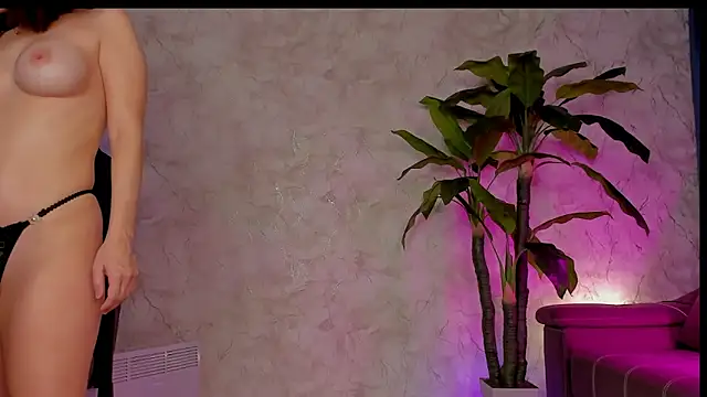 Emma7 online show from 17, 2, 2025